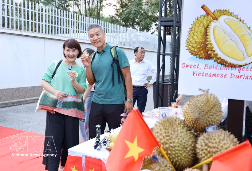 Vietnamese durian is promoted at an event in Beijing. (Photo: VNA)