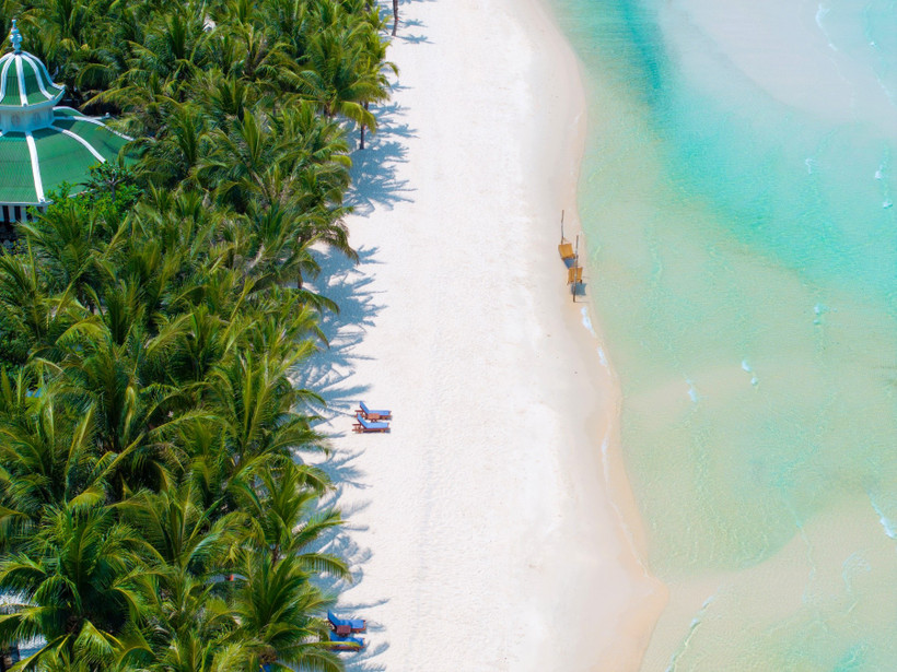 The crystal-clear waters and powdery white sands of Kem Beach are especially appealing to visitors (Photo: Fabl Belek) 