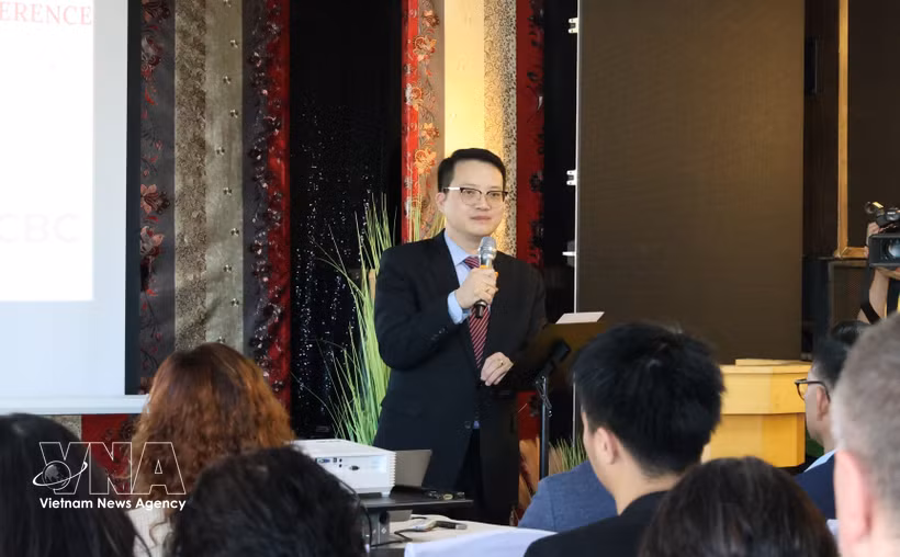 Dang Hoang Linh, Minister-Counsellor of the Vietnamese Embassy in Germany, speaks at the event. (Photo: VNA)
