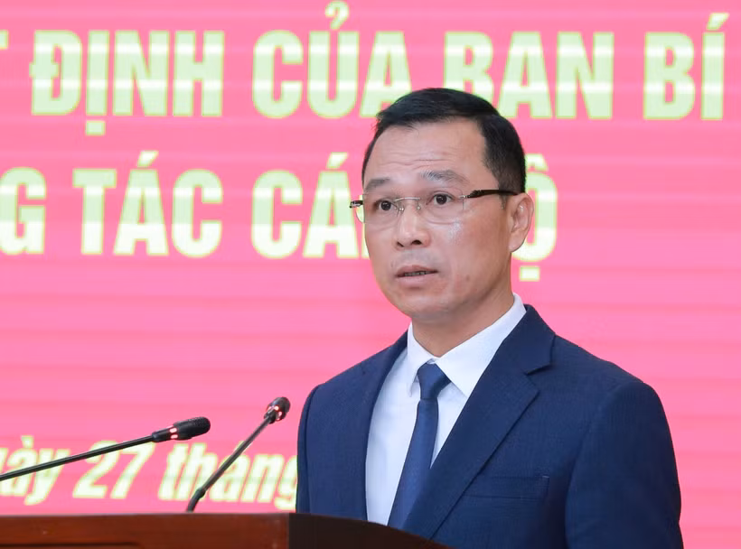 Deputy Secretary of the Party Committee and Chairman of the People’s Committee of Thanh Hoa province To Anh Dung speaks at the conference on July 27. (Photo published by VNA)