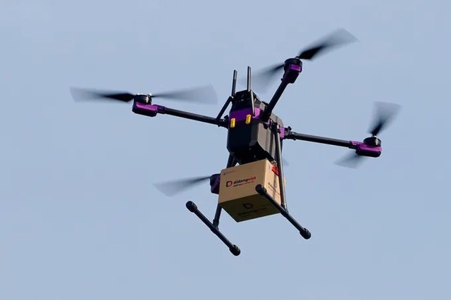 A trial UAV-based delivery at the Saigon Hi-Tech Park. (Photo: VGP)