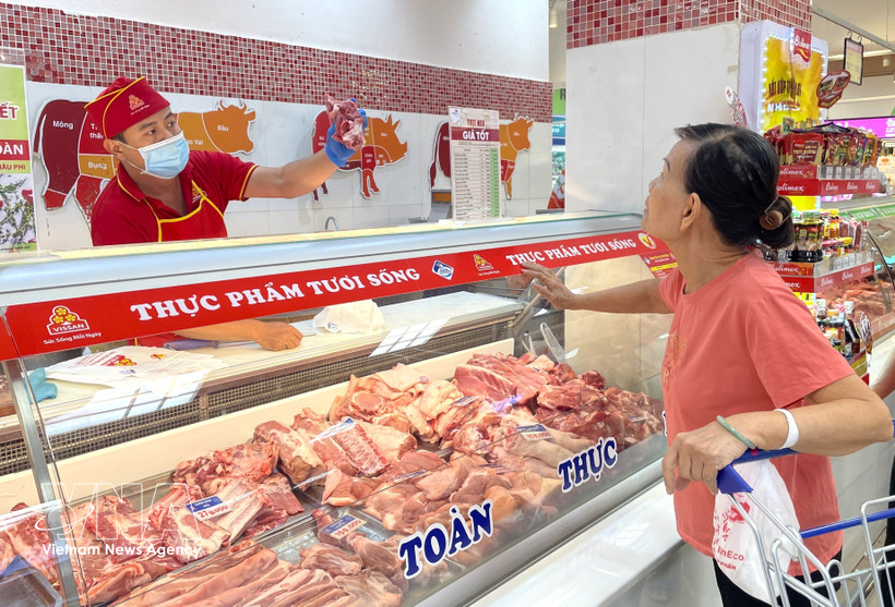 At a supermarket in Ho Chi Minh City (Photo: VNA)