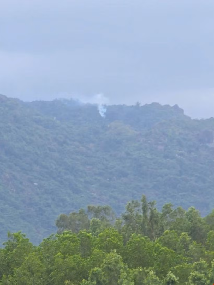 The mountainous area between Hoa Xuan commune and Dong Hoa ward in the central province of Dak Lak province where the military aircraft crash takes place on January 28 morning. (Photo: VNA)