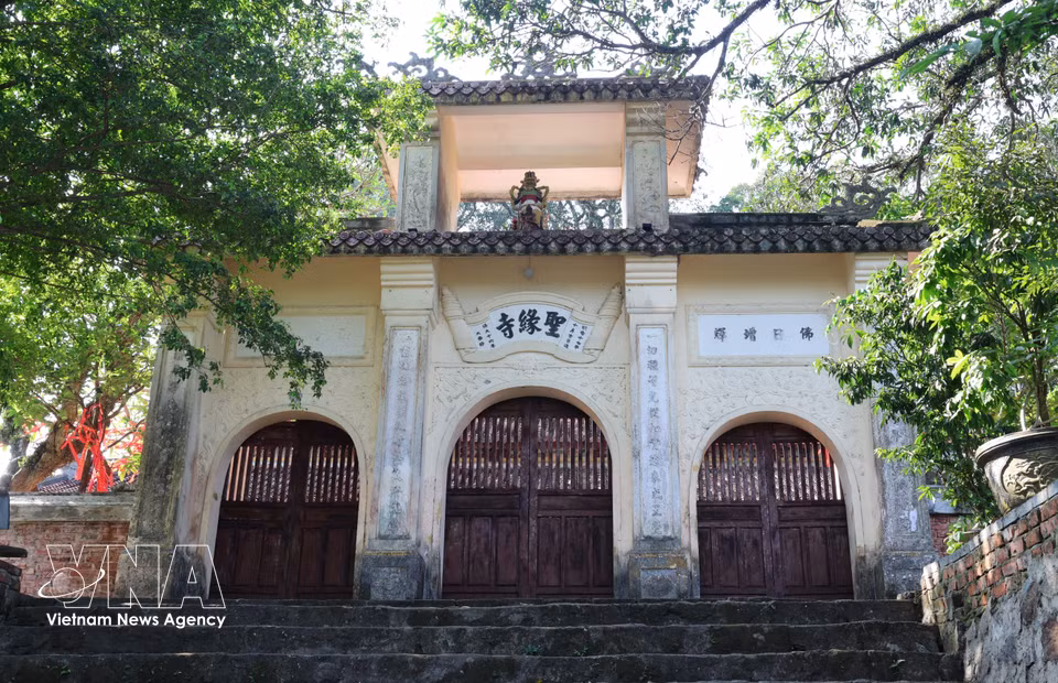The three-entrance gate of Thanh Duyen Pagoda. (Photo: VNA)