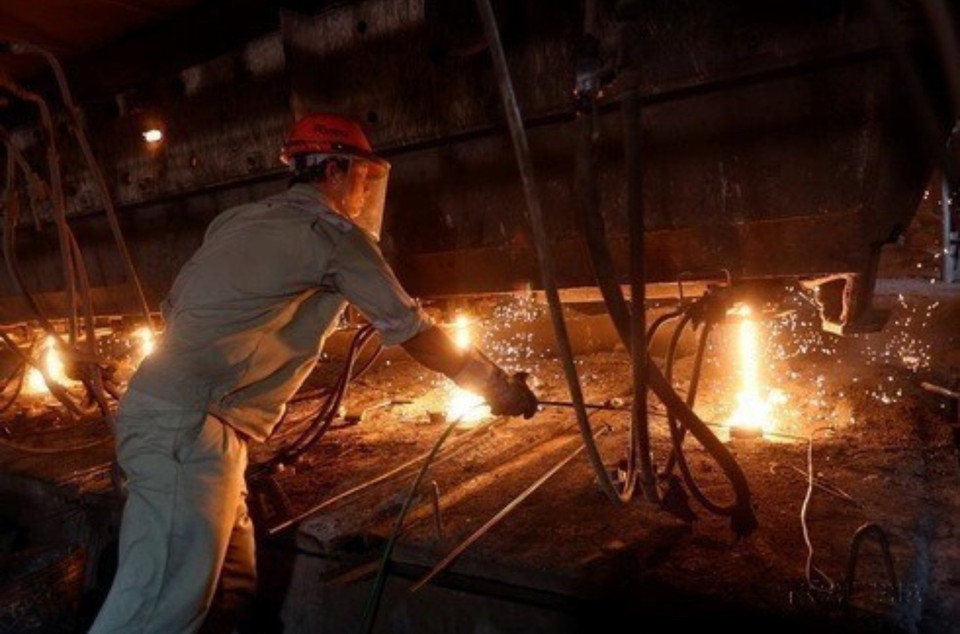 Pomina Steel Joint Stock Company (established in 1999) invests in building a chain of three modern steel refining and rolling mills, becoming a leading steel supplier in Vietnam. (Photo: VNA)