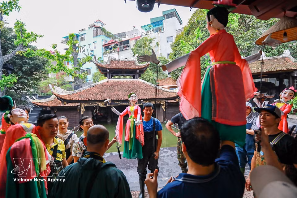The 70-year milestone marks the enduring journey of generations of theatre artists in preserving and promoting traditional puppetry. (Photo: VNA)