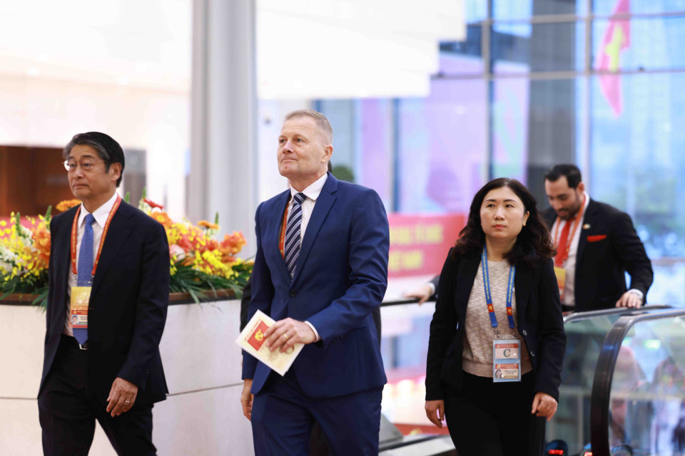 International delegates attend the opening session of the 14th National Party Congress (Photo: VNA)