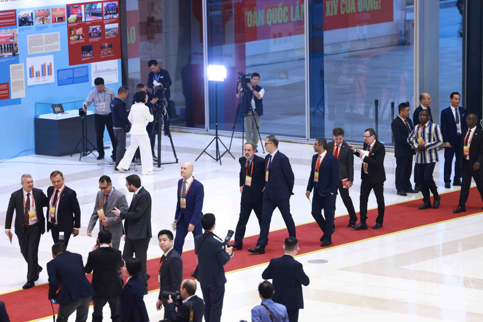International delegates attend the opening session of the 14th National Party Congress (Photo: VNA)