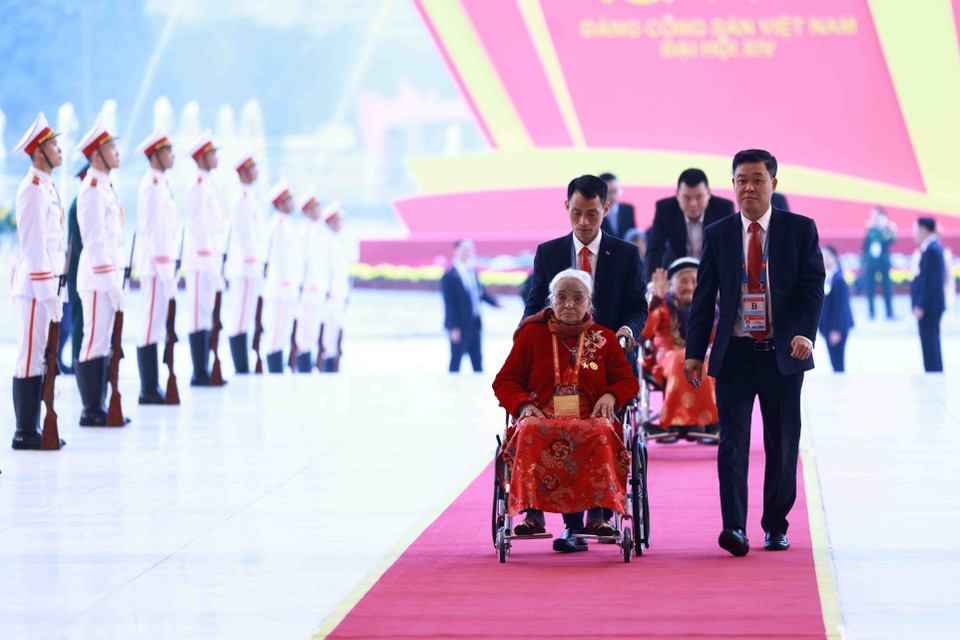 Delegates attend the 14th National Party Congress (Photo: VNA)