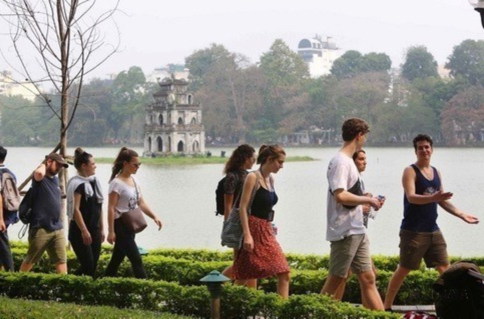 On July 16, 1999, Hanoi - the only city in the Asia-Pacific region - is honoured by UNESCO as a "City for Peace". With this status, Hanoi attracts millions of domestic and international tourists for sightseeing every year. (Photo: VNA)