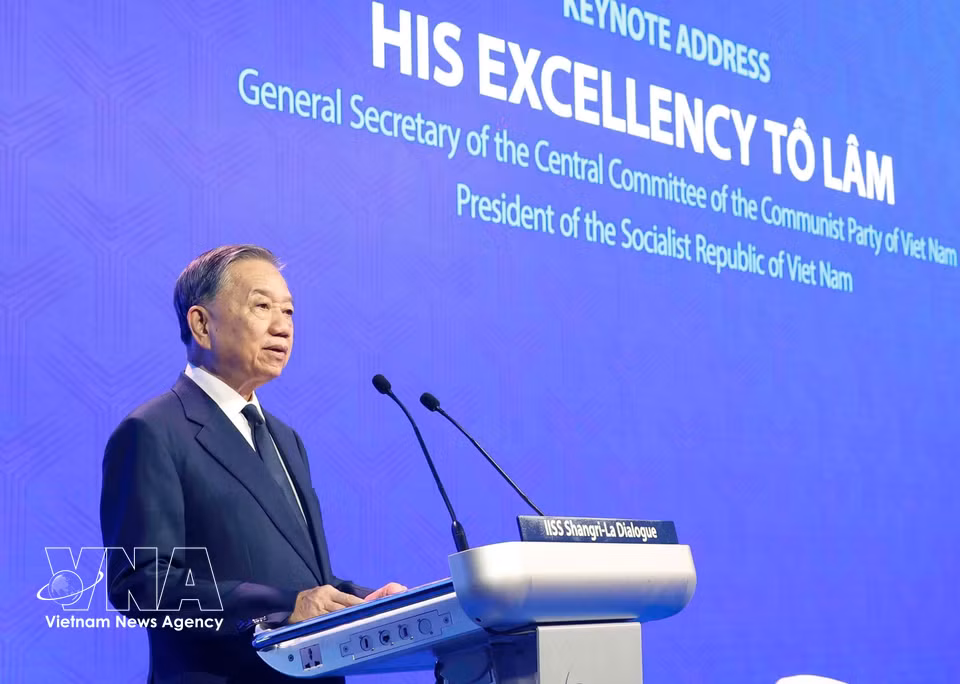Party General Secretary and State President To Lam delivers keynote address at 23rd Shangri-La Dialogue (Photo: VNA)