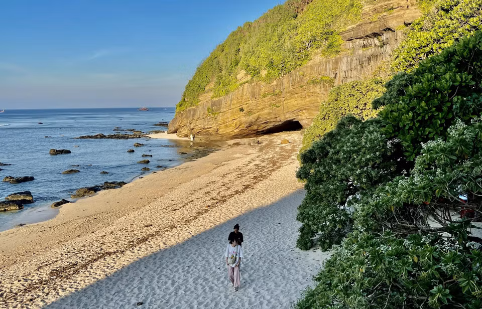 Lush green stretches of Phong ba trees add a poetic and precious touch to the coastline of Ly Son island. (Photo: VNA)