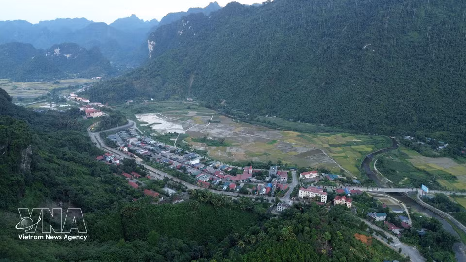The centre of the highland commune of Lam Binh, Tuyen Quang province. (Photo: VNA)