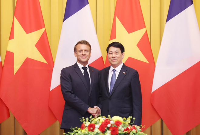 vna-potal-chu-tich-nuoc-luong-cuong-hoi-dam-voi-tong-thong-phap-emmanuel-macron-8054506.jpg