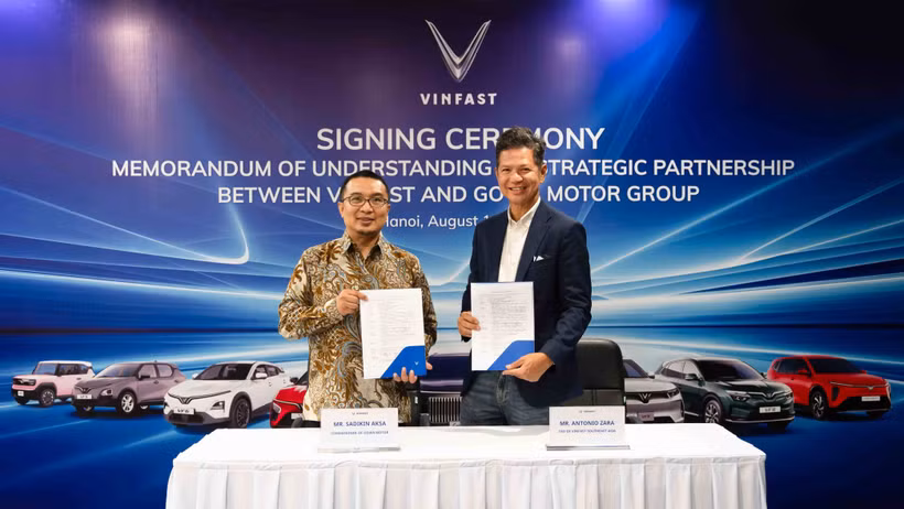 Representatives of VinFast and Gowa Motor at the signing ceremony. Photo: Vingroup.