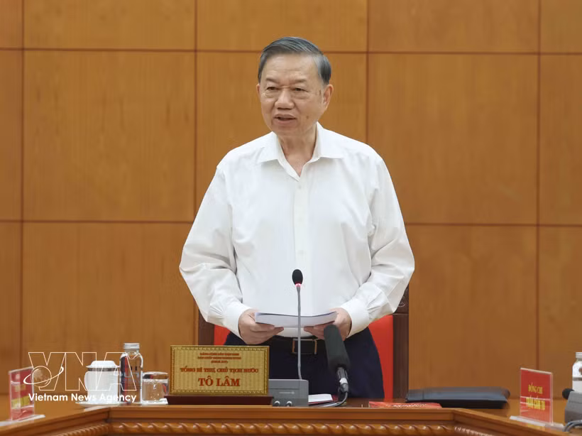 Party General Secretary and President To Lam speaks at the working session with the Party Central Committee's Commission for Publicity and relevant agencies on public sentiment and the need to harness the combined strength of communications agencies in Hanoi on October 1. Photo: VNA