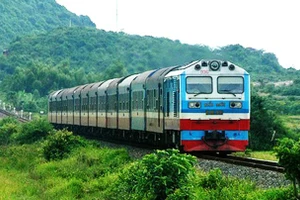 Vietnam-China cross-border passenger trains resume operation