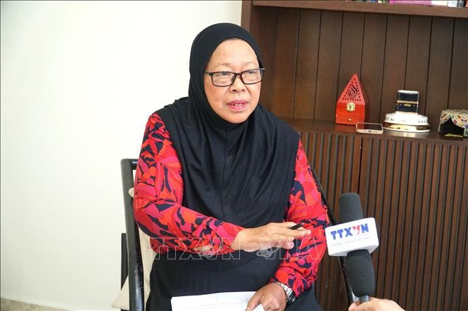 Professor Ruhanas Harun from the Department of International Relations under the National Defence University of Malaysia (Photo: VNA)