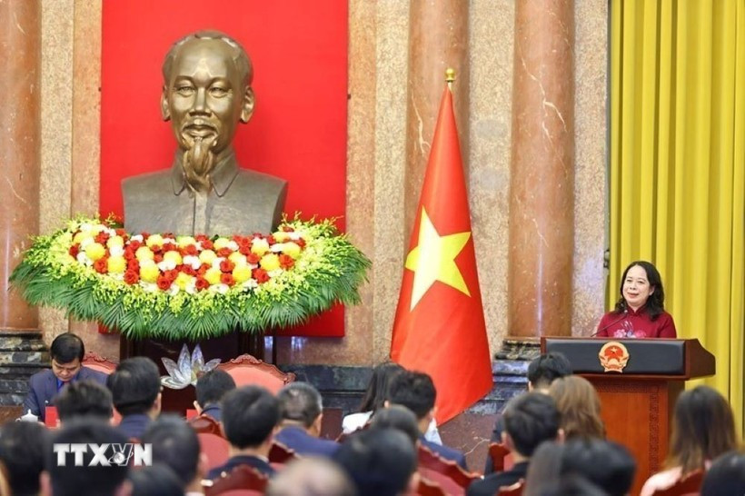 State Vice President Vo Thi Anh Xuan speaks at the meeting with delegates of the sixth Global Forum for Young Vietnamese Intellectuals. (Photo: VNA)