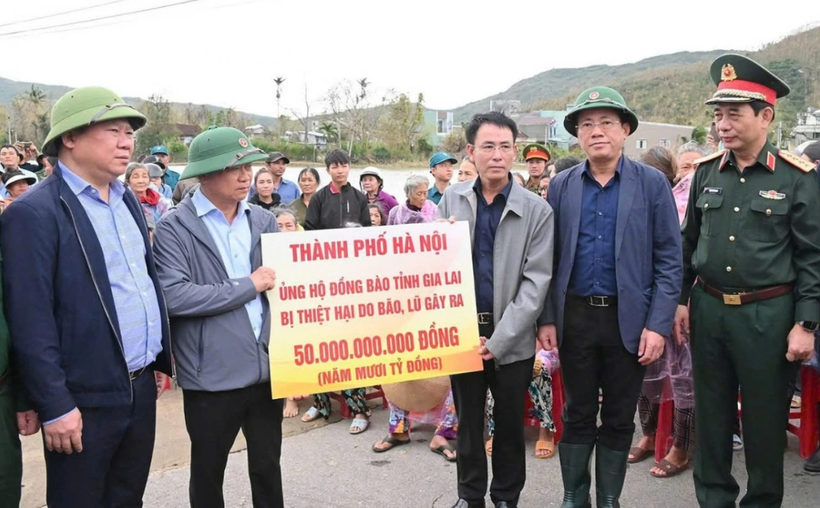 Hanoi provides 50 billion VND (nearly 1.9 million USD) in aid for Gia Lai province on November 22 (Photo: vov.vn)