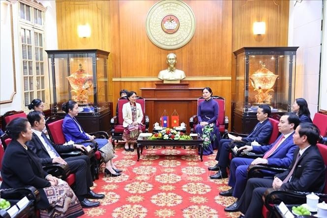At the meeting between Vice Chairwoman of the Vietnam Fatherland Front (VFF) Central Committee Ha Thi Nga and Permanent Vice President of the Lao Front for National Construction (LFNC) Central Committee Inlavanh Keobounphanh (Photo: VNA)