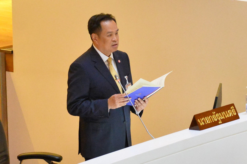Thai Prime Minister Anutin Charnvirakul speaks before the National Assembly on September 29, 2025. (Photo: Xinhua/VNA)