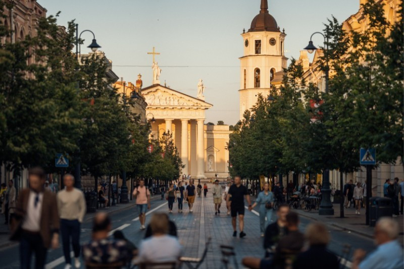Many Vietnamese people in Lithuania do business in shopping centres in Vilnius capital city. (Photo: VNA) 
