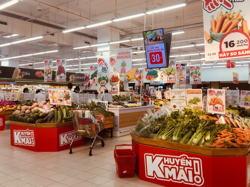 Food prices surge in provinces and cities directly affected by post-storm floods. (Illustrative photo: VNA)