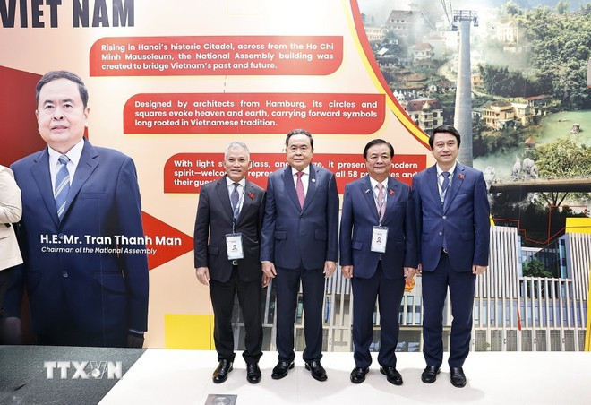 NA Chairman Tran Thanh Man (second from left) and high-ranking Vietnamese officials attend the 46th General Assembly of the ASEAN Inter-Parliamentary Assembly (Photo: VNA)