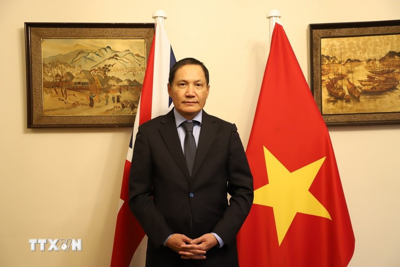 Vietnamese Ambassador to the UK Do Minh Hung (Photo: VNA)