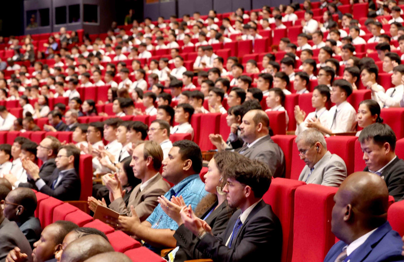 Delegates attend the closing session of the Hanoi Convention signing ceremony (Photo: VNA)