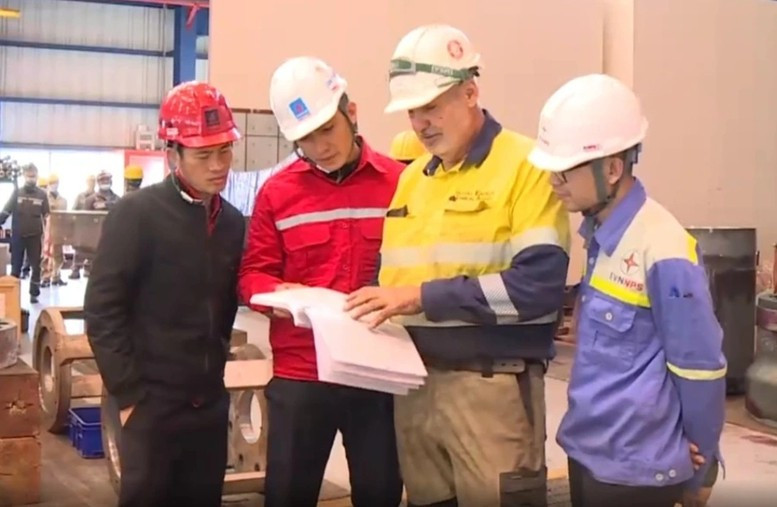 Decree No. 219/2025/ND-CP includes new regulations on issuing work permits for foreign workers in Vietnam (Illustrative photo: baochinhphu.vn)