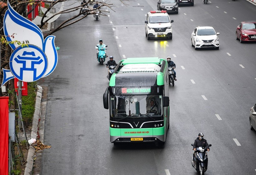 Hanoi bus (Photo: VNA)