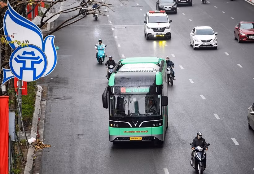 An electric bus in Hanoi (Photo: VNA)