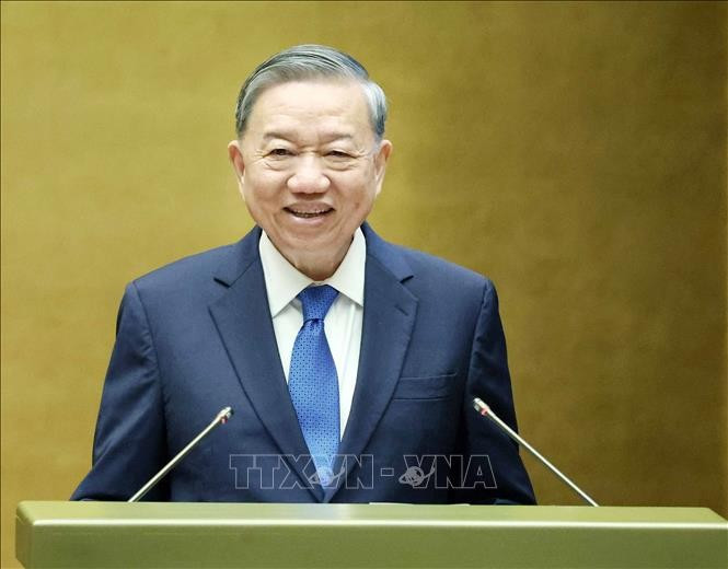 Party General Secretary To Lam speaks at the national conference in Hanoi May 18 on the dissemination and implementation of Resolutions 66 and 68. (Photo: VNA)