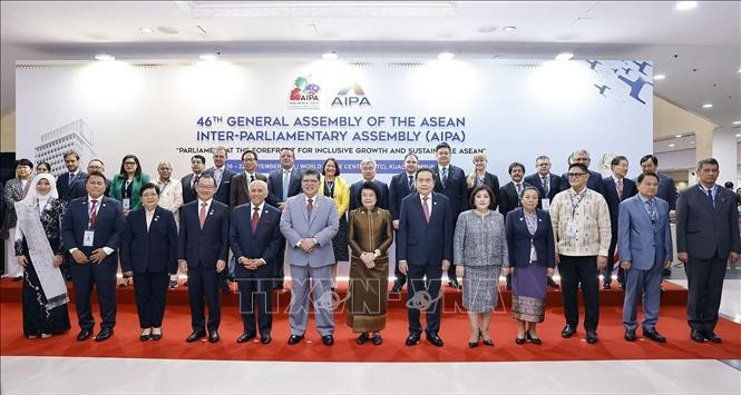 National Assembly Chairman Tran Thanh Man (6th from right, first row) and other delegates at the opening ceremony of the 46th General Assembly of the ASEAN Inter‑Parliamentary Assembly. (Photo: VNA)