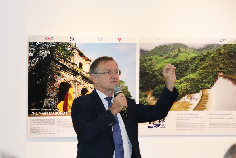 Herve Conan, Director of AFD in Vietnam, speaks at the seminar (Photo: VNA)