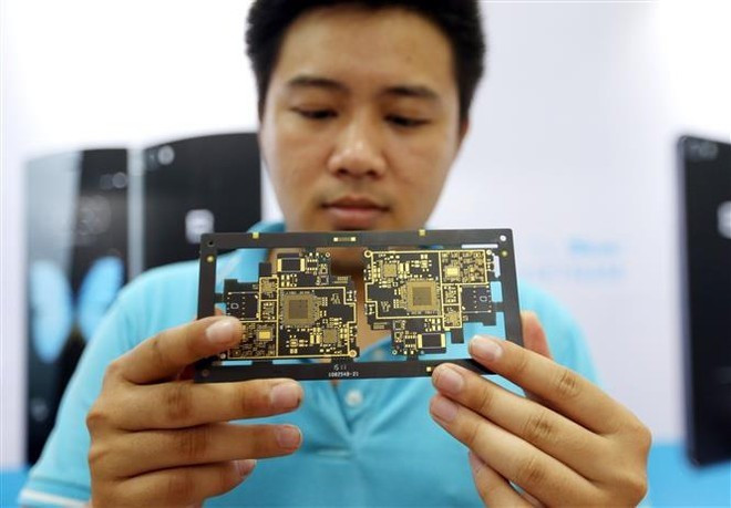 The value chain map of the electronics and electrical industry provides in-depth analysis, selection, and systematisation of information from 742 companies operating in seven key electronics and electrical sectors. (Photo: VNA) 