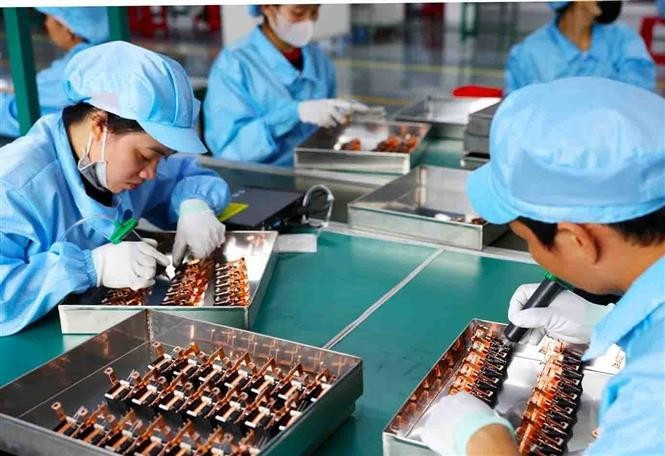SANYOU VIETNAM Electronics Co., Ltd., a wholly Chinese-owned company located in Hue city, specialises in manufacturing electronic components for export. (Photo: VNA) 