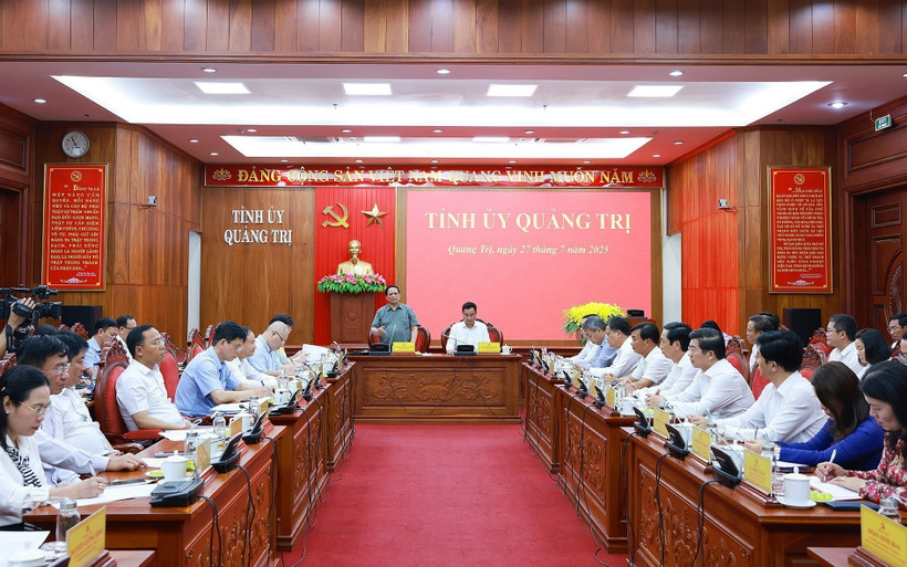 Prime Minister Pham Minh Chinh speaks at the working session with the provincial Party Committee’s Standing Board (Photo: VNA)