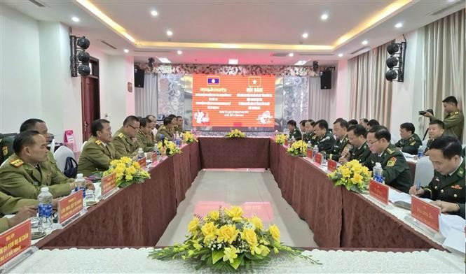 An overview of the annual meeting between the Border Guard Command of Quang Tri and the Department of Public Security of Savannakhet. (Photo: VNA)