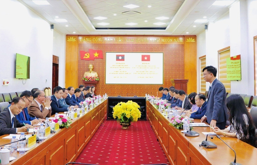 An overview of the talks between leaders of Lai Chau and Oudomxay provinces (Photo: VNA)