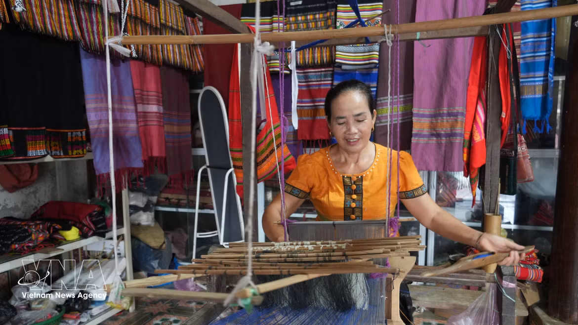 Brocade weaving heritage promoted through community-based tourism in Nghe An