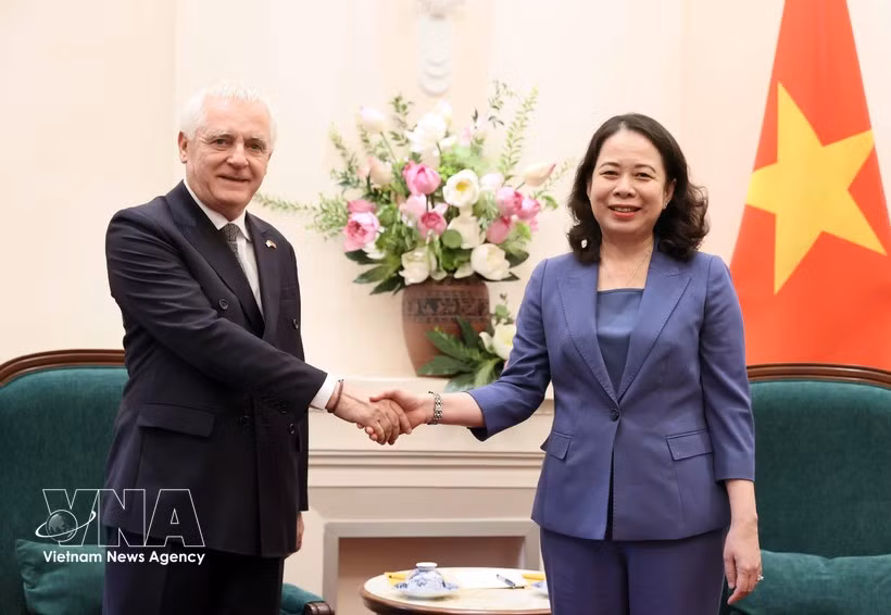 vice-president-vo-thi-anh-xuan-meets-outgoing-argentina-ambassador.jpg
