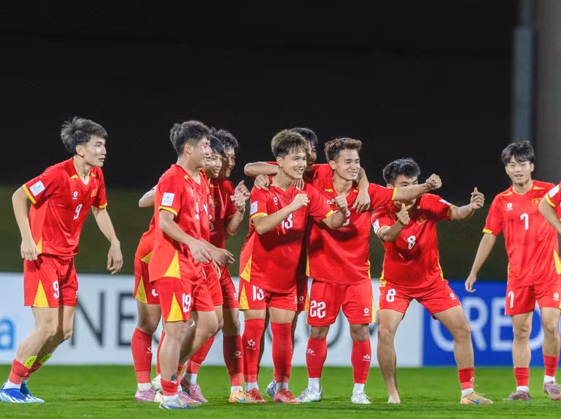 vietnams-u17-team.jpg