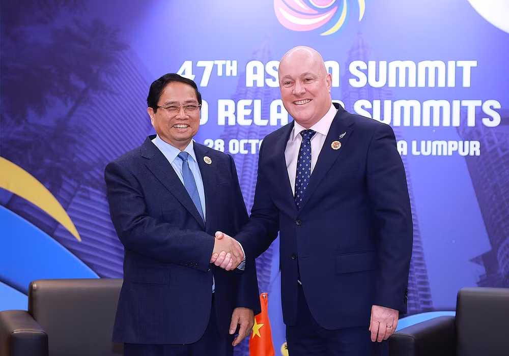 pm-pham-minh-chinh-and-new-zealand-pm-luxon.jpg