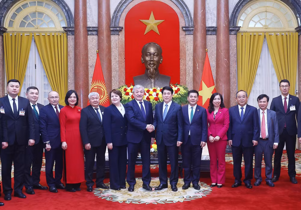 state-president-welcomes-pm-of-kyrgyzstan.jpg