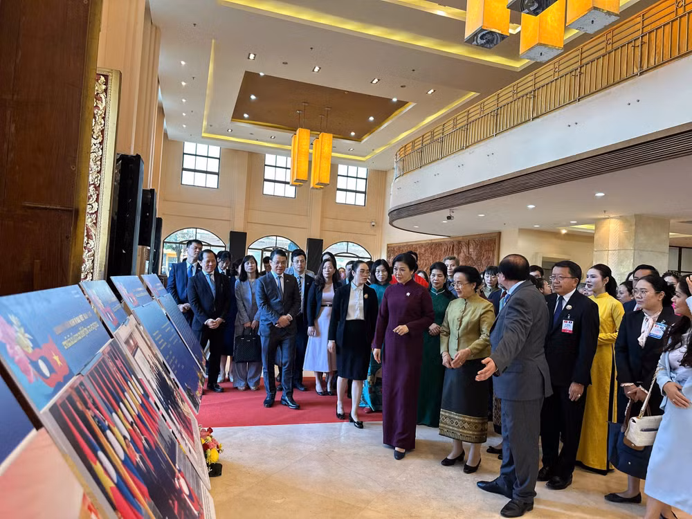 vietnam-laos-photo-exhibition.jpg