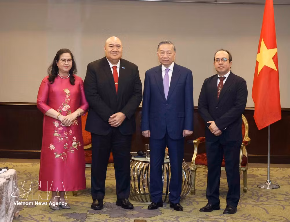 vnanet-vietnams-top-leader-receives-whos-saia-mau-piukala.jpg
