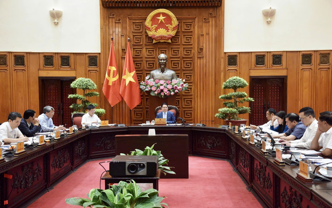 PM Chinh instructs ministries to proactively engage with the US and clearly explain Vietnam’s efforts on matters of concern. (Photo: VNA) vna-potal-thuong-truc-chinh-phu-hop-ve-chuan-bi-dam-phan-thuong-mai-voi-hoa-ky-8003104.jpg